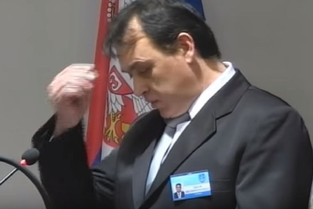 Naprednjak se prekrstio i levom i desnom: Ko je, bre, pe*erima dao pare? (VIDEO)