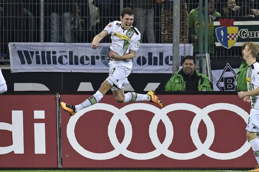 Borusija je razbila Verder, ali svi pričaju o evrogolu iz kolena sa 20 metara! (VIDEO)