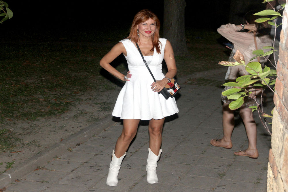 Baš voli matorke! Momak od Sneki Daki pre nje je šetao našu najprljaviju rijaliti zvezdu!