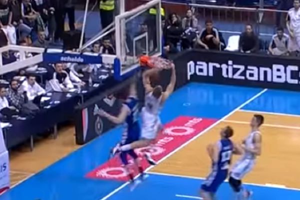 Murić zalepio na poster igrača Zadra, a Pionir je eksplodirao! (VIDEO)