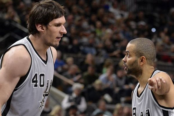 Bobi imitirao legendarnog Kobija Brajanta i šutnuo trojku! (FOTO) (VIDEO)