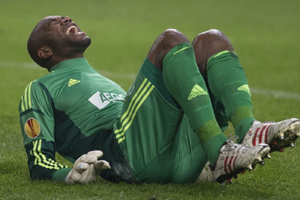 Sablasno i odvratno: Navijači Ajaksa pozvali na linč bivšeg igrača! (FOTO) (VIDEO)