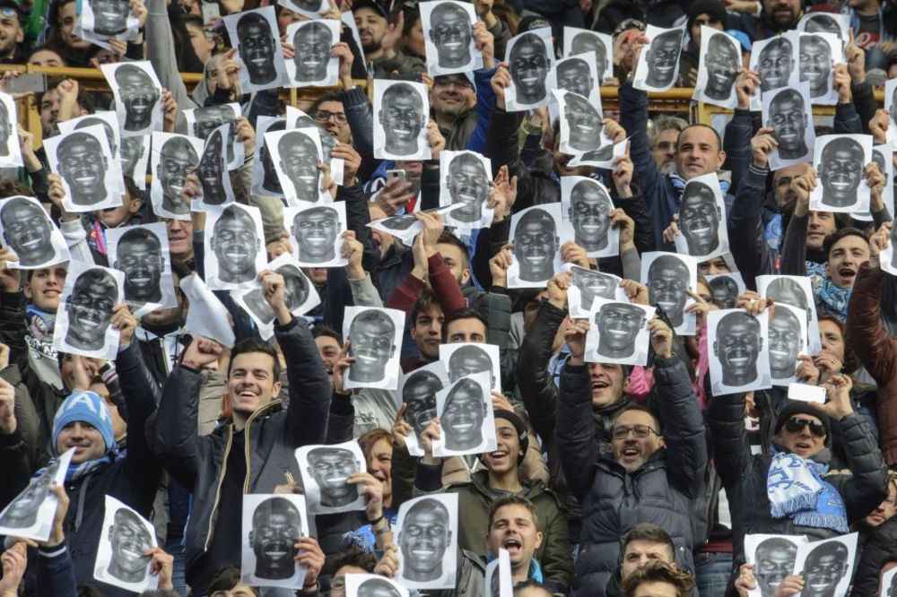 E ovako se podržava igrač kada je pretrpeo rasistički napad! (FOTO)