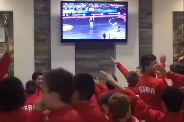 Kad već ne mogu fudbaleri, futsaleri su tu da obraduju najmlađe! (VIDEO)