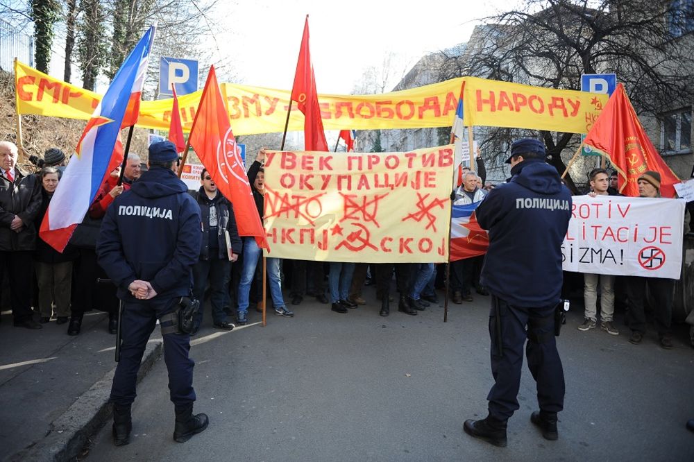 Spasavanje Srba nije zločin! Haos na protestu! Nedić i dalje kamen spoticanja dve Srbije!