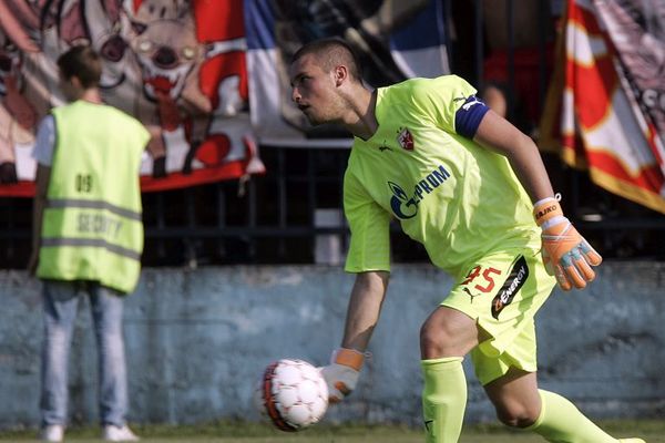 Stari Delija: Rajković u vatrenom gradskom derbiju pokazao kako se barata s bakljama! (FOTO)