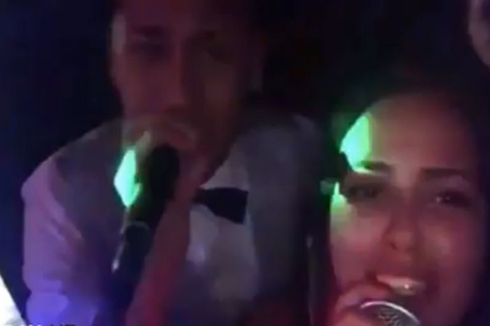 Stavite sir u uši, Nejmar počinje da peva! (VIDEO)