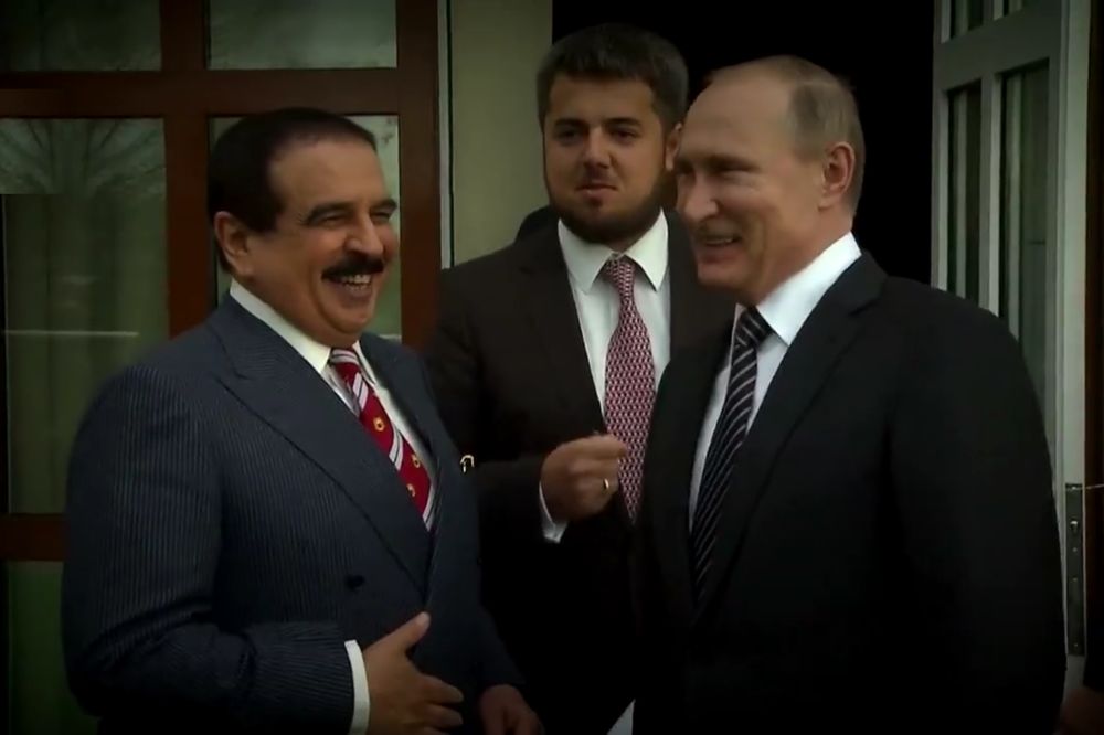 To se zove poklon: Putin od kralja Bahreina dobio sablju od dragulja! (VIDEO)