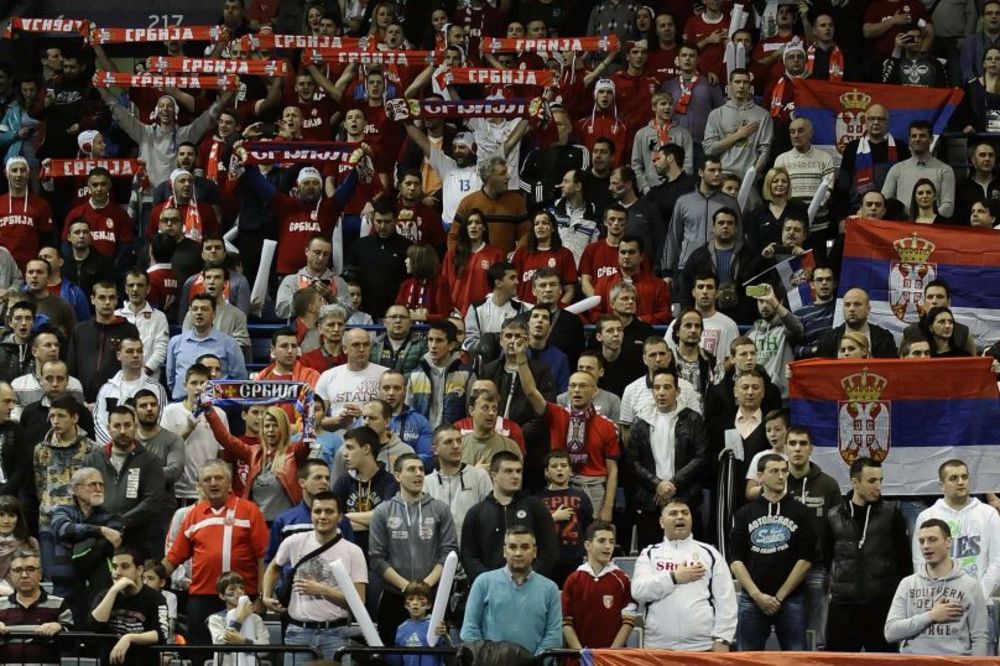 Tačno 39 minuta i 59 sekundi je bila tišina u Areni, a onda je sve eksplodiralo! (VIDEO)