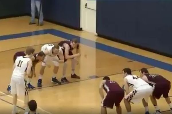 Namerno promašio bacanje, a zatim asistirao saigraču za trojku vrednu trijumfa! (VIDEO)