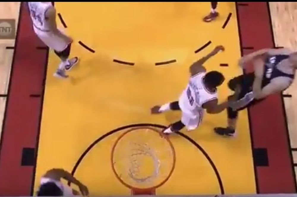 Zvezda Majamija namerno udarila laktom u lice Marjanovića! (VIDEO)