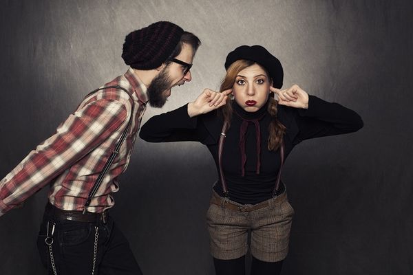 7 muških navika koje užasno nerviraju žene! (GIF)