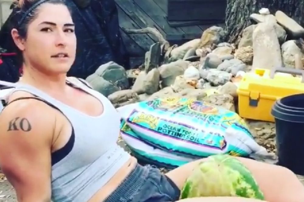 Sa njom nema šale: Australijska bodibilderka lomi i uteruje strah u kosti! (VIDEO)