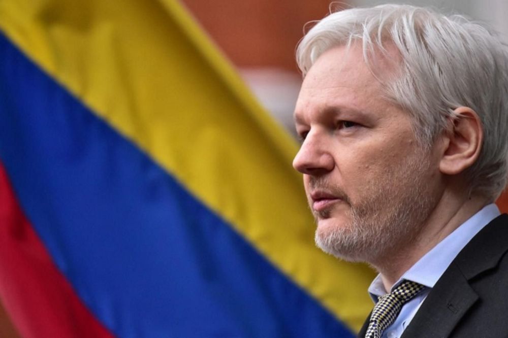 Asanž: Ako glasate za Klintonovu, glasate za rat!