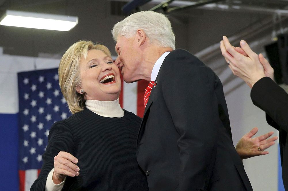 Bil konačno priznao: Voleo bih da nisam u braku sa Hilari! (VIDEO)