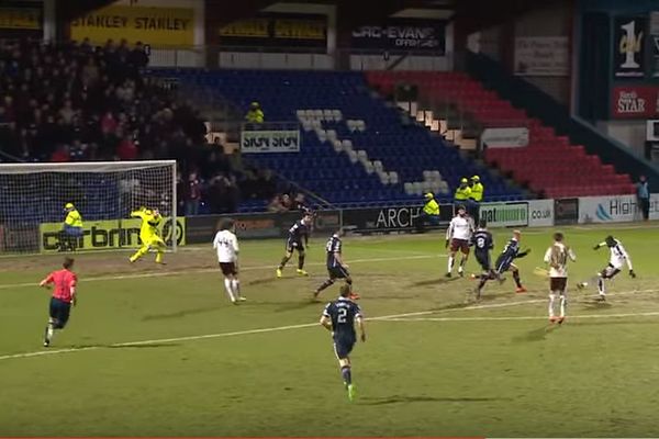 Strašan debi bivšeg igrača Zvezde: 2 gola za 3 minuta! Jedan levom, a drugi desnom nogom! (VIDEO)