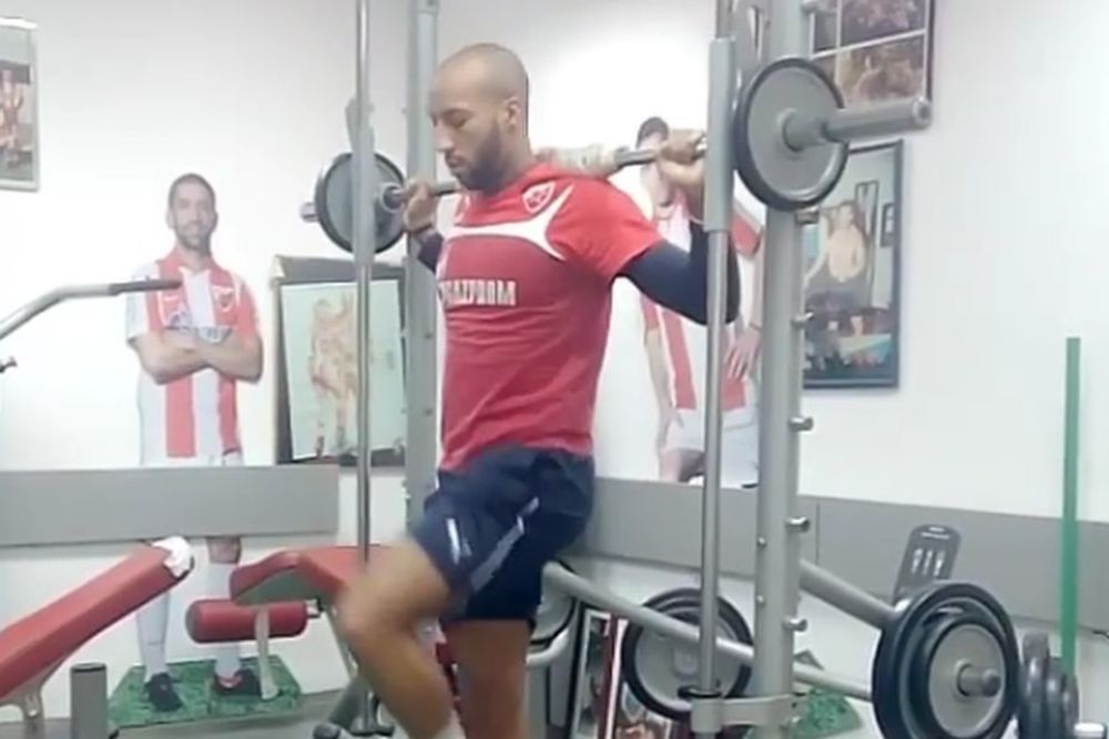 Zvezdaši jedva čekaju da mu vide leđa, a on trenira kao da će igrati derbi! (VIDEO)