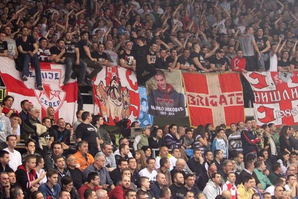 Zvezdo, igraj kod nas protiv Efesa: Delije iz jednog srpskog grada zovu košarkaše! (FOTO)