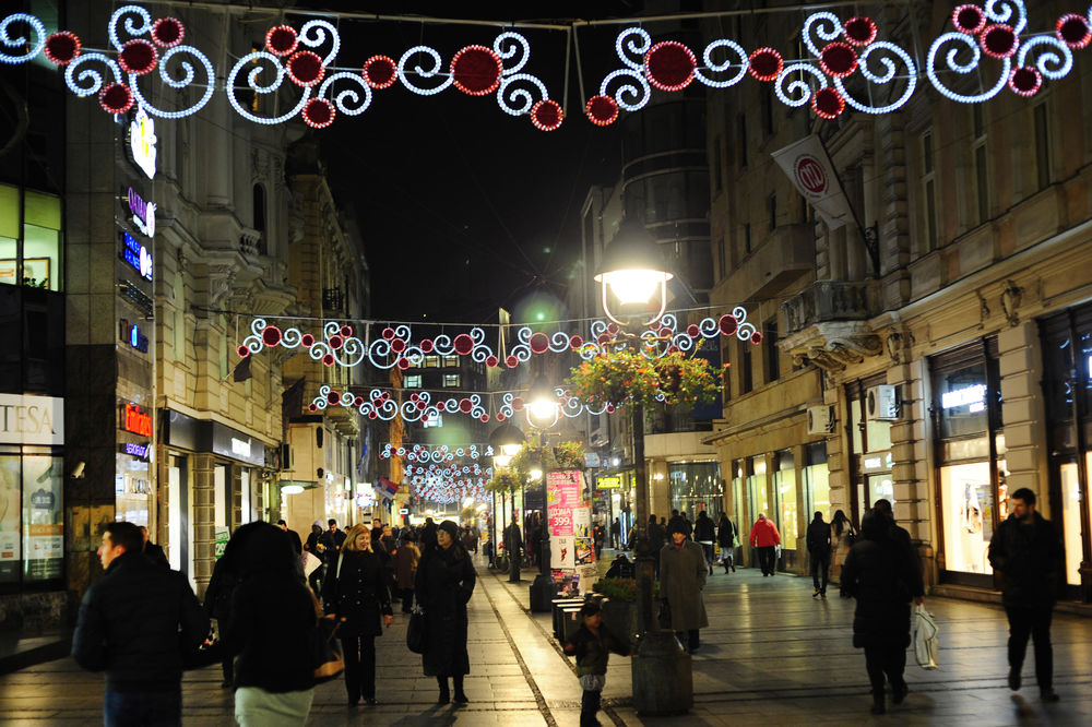 Braćo, prođe i kineska Nova godina: Kada skidate praznično osvetljenje? (FOTO)