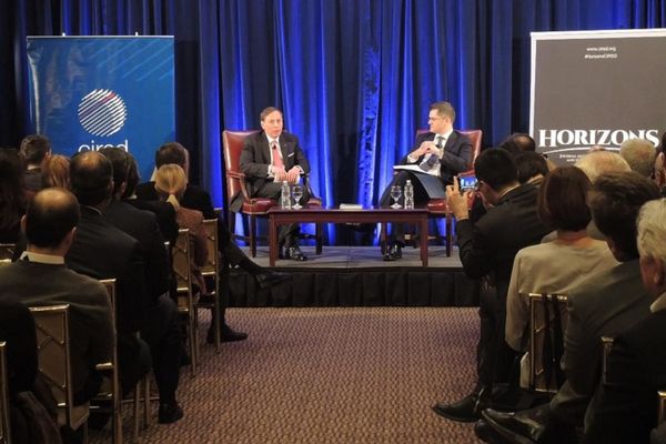 Incident na debati Vuka Jeremića: Mladi komunisti vikali - napolje NATO fašisti! (VIDEO)