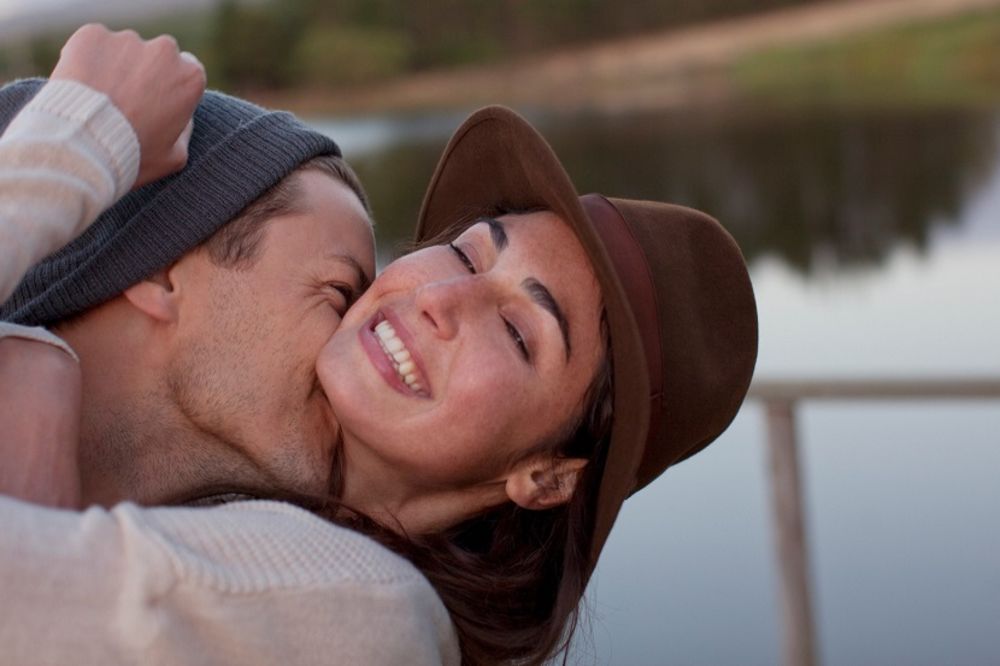 Usporite malo: Rešili ste da imate ozbiljnu vezu i partnera ubijate u pojam (GIF)