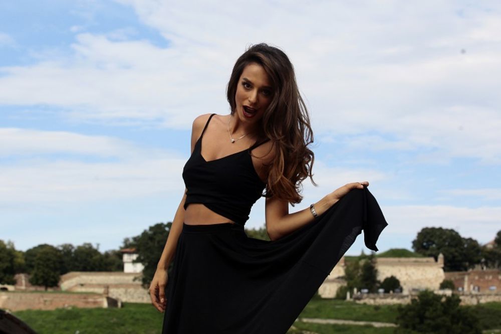 I Edita bila na operaciji! Ali za razliku od koleginica, ona kida kako izgleda! (FOTO)