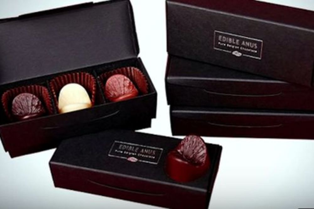 Ne znate šta da poklonite za Dan zaljubljenih? Imamo pravu stvar za vas: Čokoladni anus! (FOTO) (VIDEO)