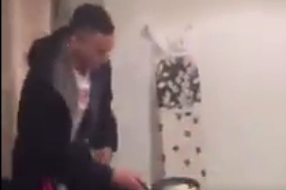 Fudbaler Junajteda uzeo je da pravi palačinke.......sreća pa se nije ozbiljno povredio! (VIDEO)