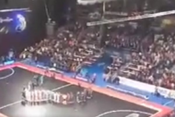 Zato smo veliki navijački narod: Ovacije futsalerima posle poraza od Kazahstana! (VIDEO)