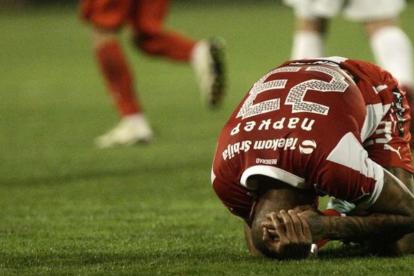 Veliko olakšanje za crveno-bele: Parker pronašao novi klub, Zvezda se otarasila njegove plate!