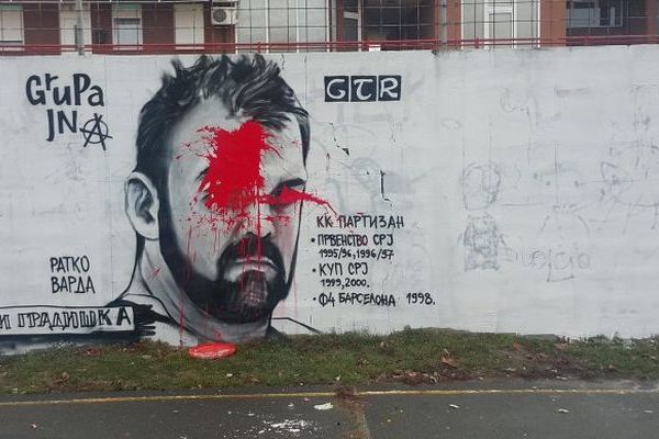 Ratko Varda od Grobara dobio mural u Gradiškoj, koji je ubrzo divljački uništen! (FOTO)