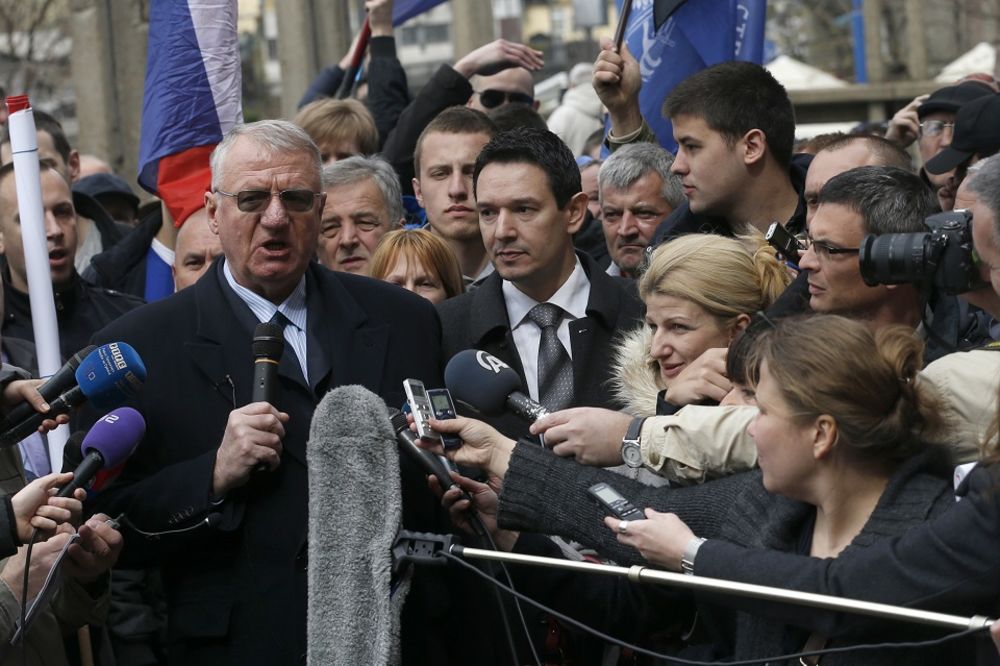 Panika zbog hapšenja Šešelja? Beograd moli Hag da odloži njegovo izručenje do posle izbora