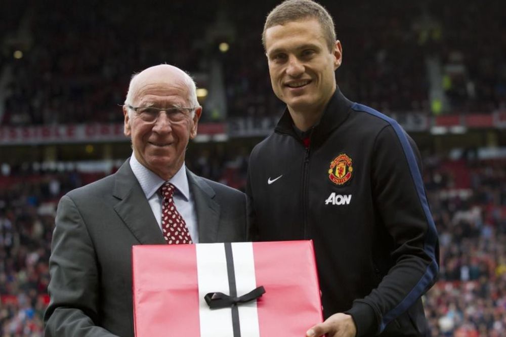 Tribina Old Traforda ponela ime legende Mančester junajteda! (VIDEO)