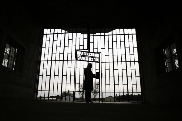 Pet godina zatvora svakom ko napiše poljski, a ne nacistički logor! (FOTO) (GIF)