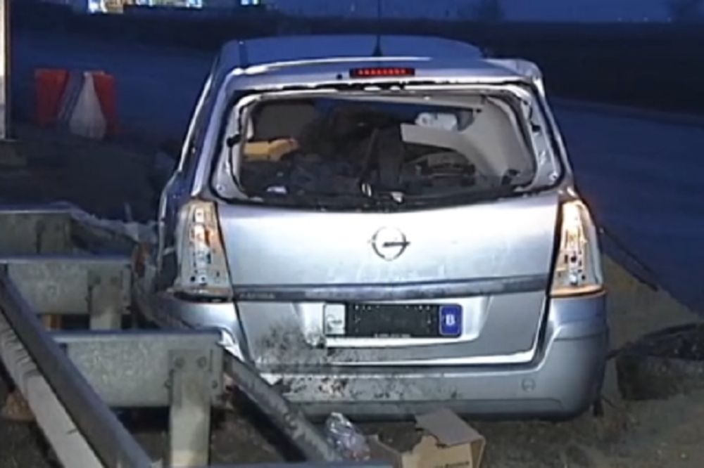 Težak udes kod Ostružničkog mosta: Jedan poginuo, troje povređeno