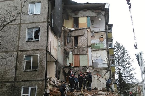 Eksplozija gasa smrvila petospratnicu i odnela 7 života (FOTO) (VIDEO)