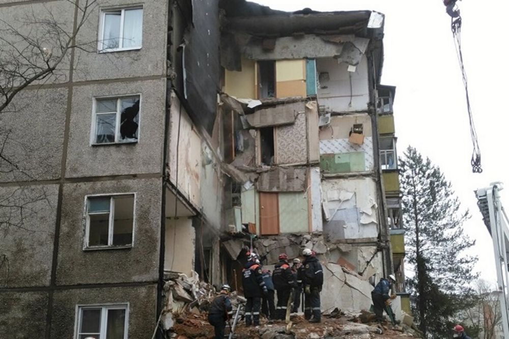 Eksplozija gasa smrvila petospratnicu i odnela 7 života (FOTO) (VIDEO)