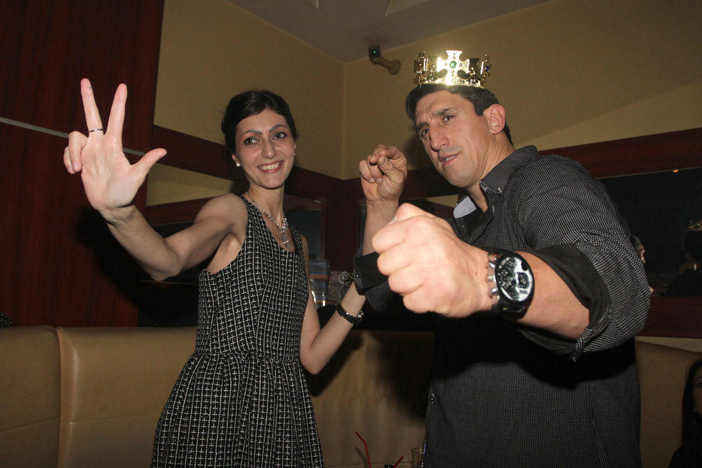 Kobasica, biftek, salama i...  Evo šta je Kristijan pred ženom rekao za Staniju i Balerinu!