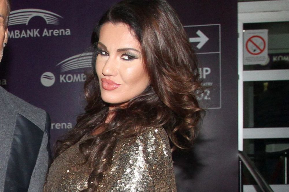 Još jedna veverica! Dušica mešala i uvijala, pa pokazala macu! (VIDEO)