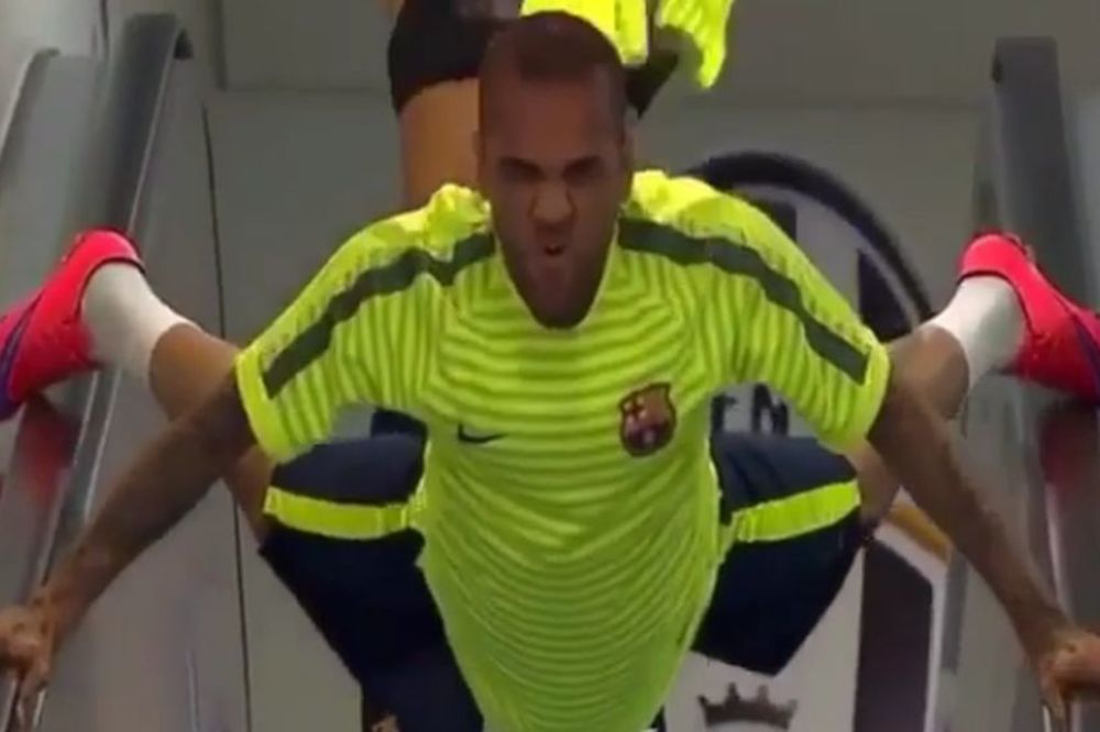 Au, kakva vežba: Da li biste se usudili da izvedete ovo što radi Dani Alveš?