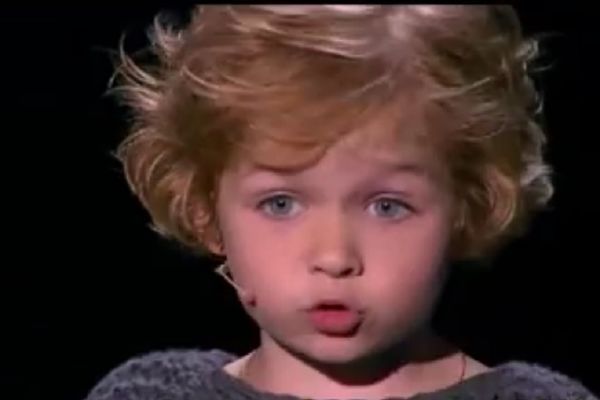 Kao veliki: Moćan nastup dečaka rasplakao je sve žive! (VIDEO)