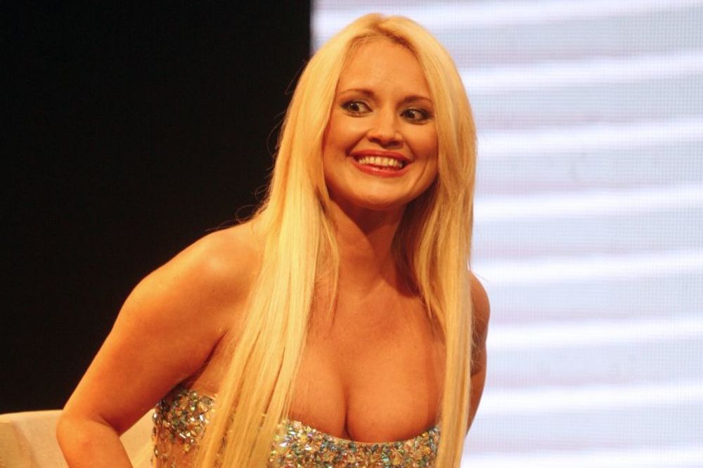 Ugasio je kao Engleze! Maradona ispalio Maju Nikolić! Pokriće se ušima posle ovoga! (VIDEO)