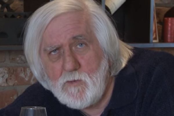 Kraj za kralja nameštaljki: Velibor Džarovski napustio Farmu! (FOTO)