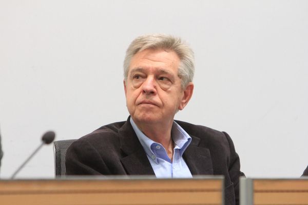 Maršićanin pozdravio naprednjakinje vibratorom! (FOTO)