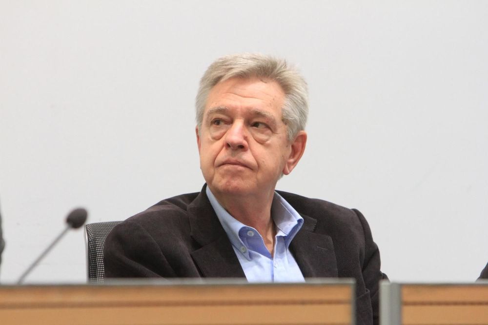 Maršićanin pozdravio naprednjakinje vibratorom! (FOTO)