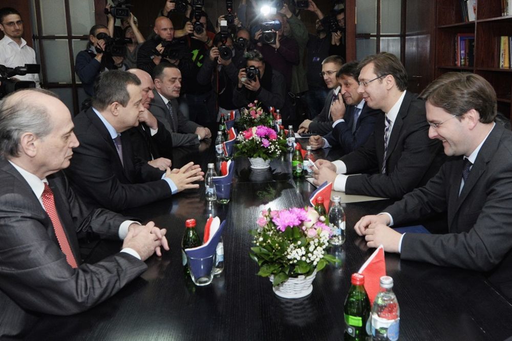 Drpišu nam članove! Socijalisti optužili naprednjake da im preotimaju ljude