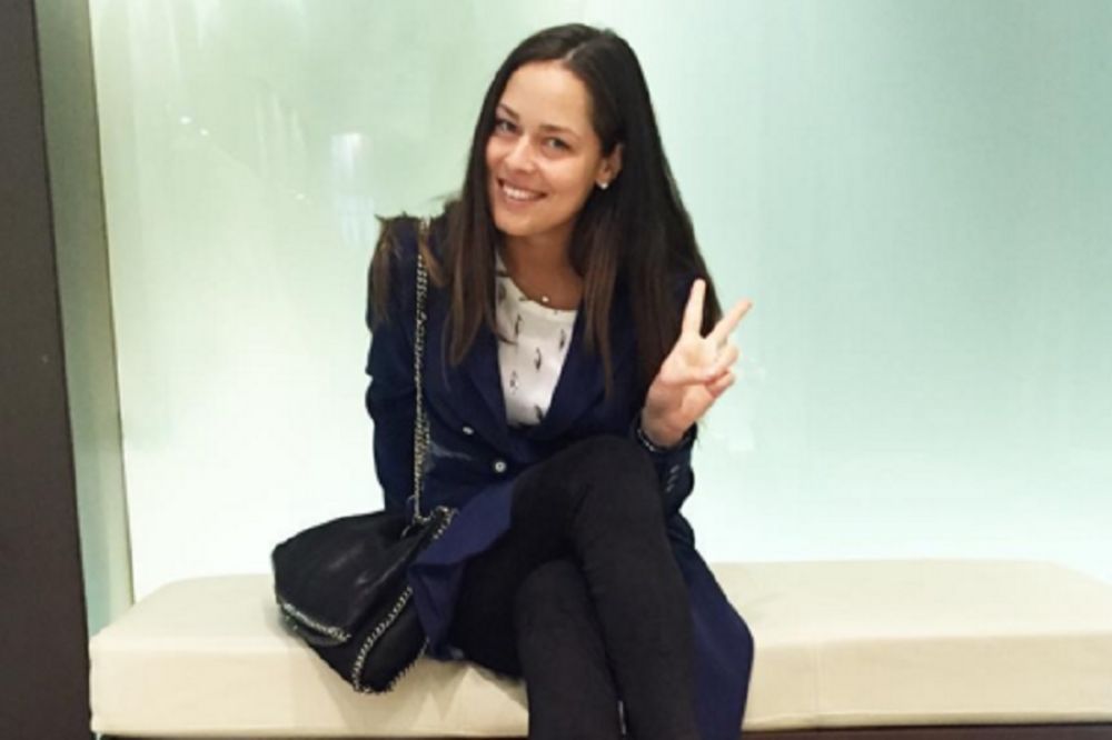 Ali, aman! Teško da će vam Ana još biti omiljena cica kad čujete ko je njen omiljeni pevač! (FOTO)