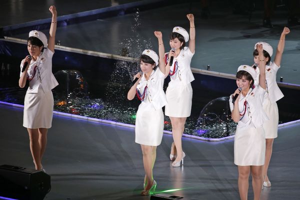 Kim Džong Un ima svoj devojački bend i on je upravo napravio kambek! (FOTO) (VIDEO)