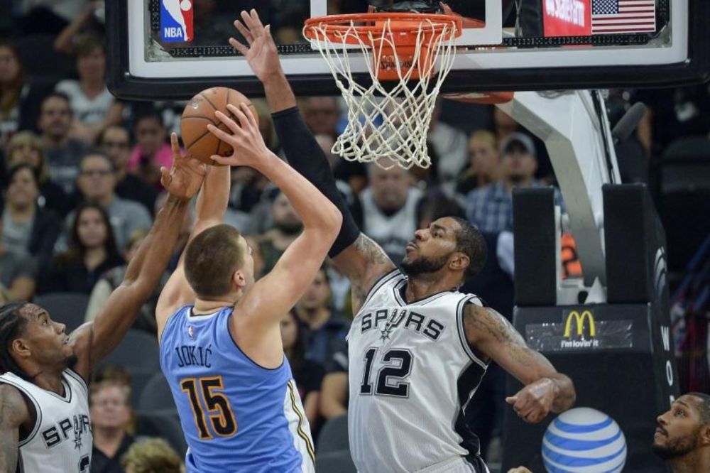 Već se poigrao s Dankanom i Oldridžom, a tek je napunio 21 godinu! (VIDEO) (GIF)