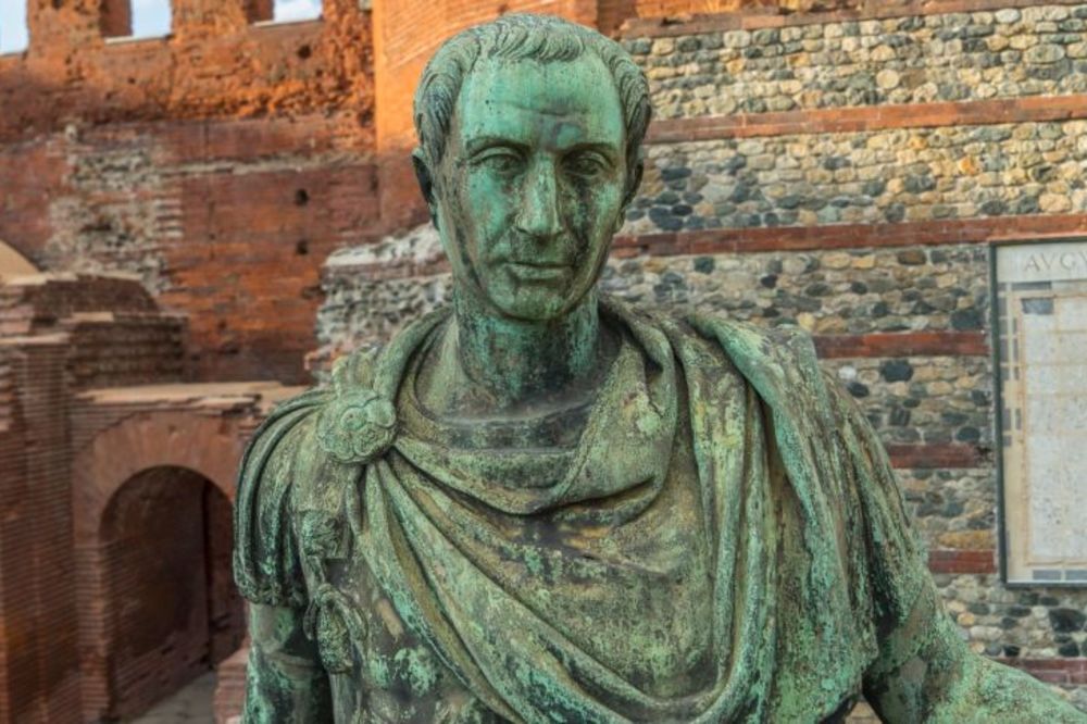 Zaplena imovine zbog Julija Cezara: Kazna zbog nevraćene knjige ostala mu i kada ju je vratio (FOTO)